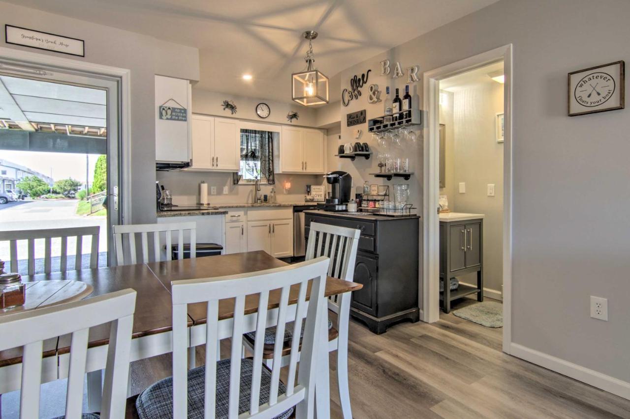 Airy Ocean City Condo On Canal Front With Deck! Exterior foto