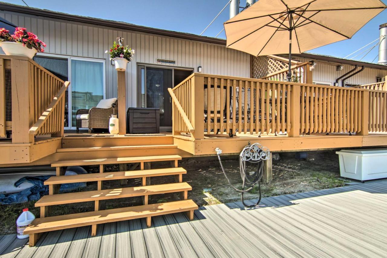 Airy Ocean City Condo On Canal Front With Deck! Exterior foto